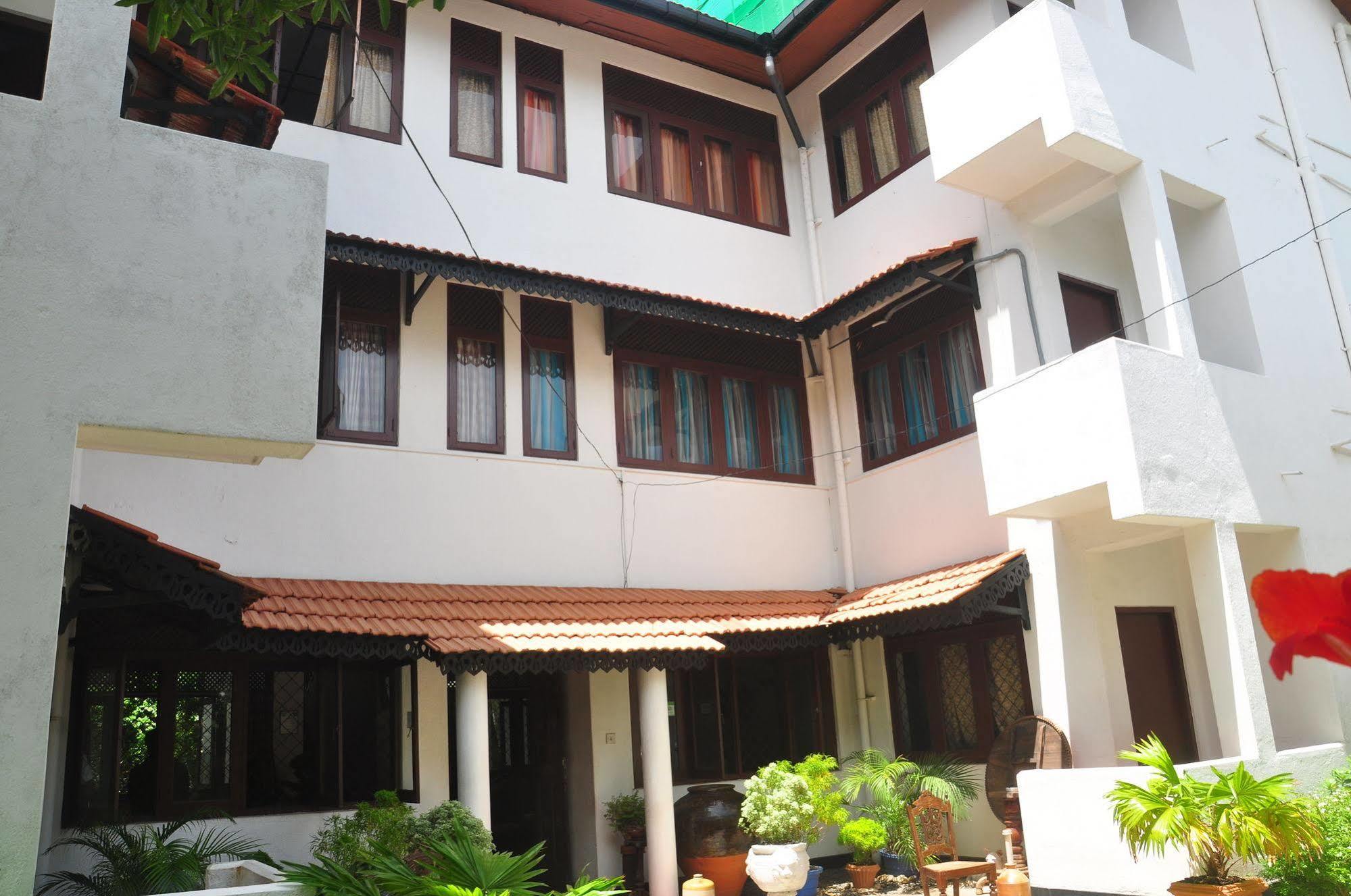 Blue Seas Guest House 마운트 라비니아 외부 사진