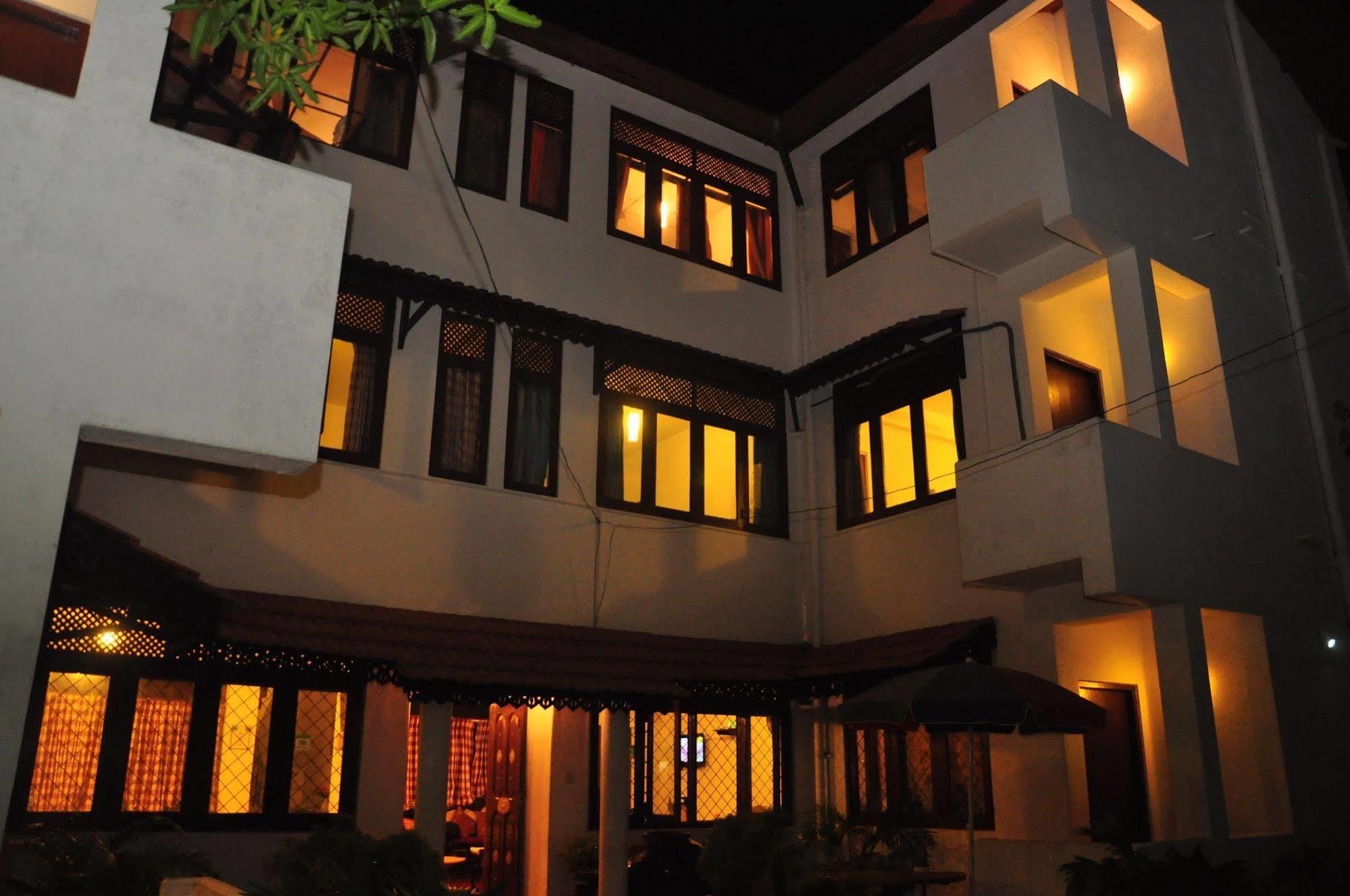 Blue Seas Guest House 마운트 라비니아 외부 사진